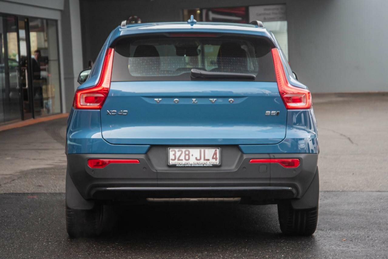 Volvo  XC40 Ultimate, B5 Mild Hybrid, Petrol, Dark