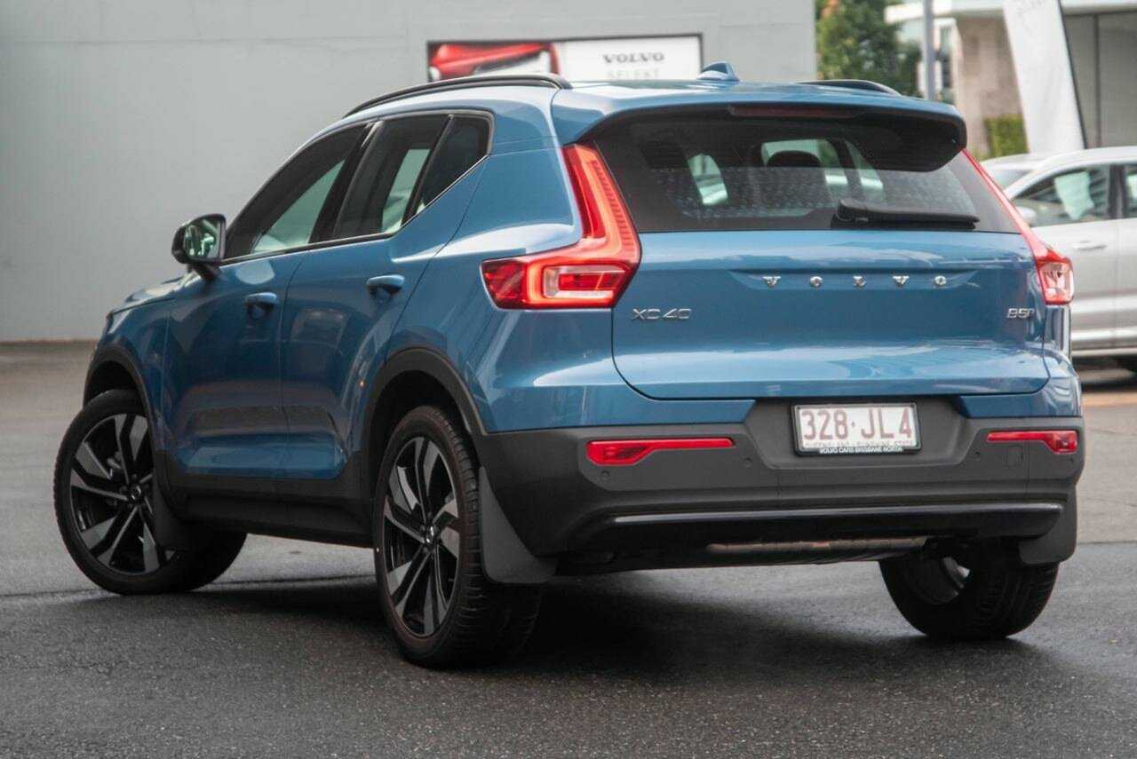 Volvo  XC40 Ultimate, B5 Mild Hybrid, Petrol, Dark