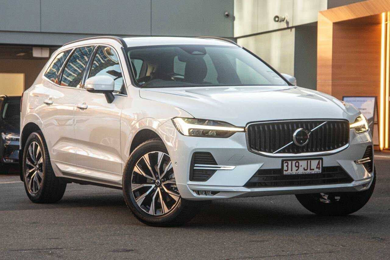 Volvo  XC60 Plus, B5 Mild Hybrid, Petrol