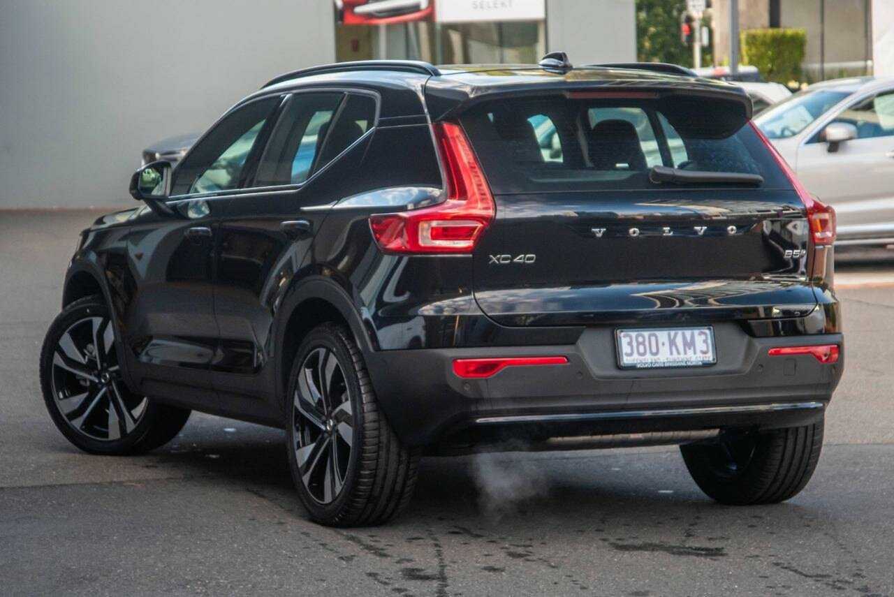 Volvo  XC40 Ultimate, B5 Mild Hybrid, Petrol, Dark