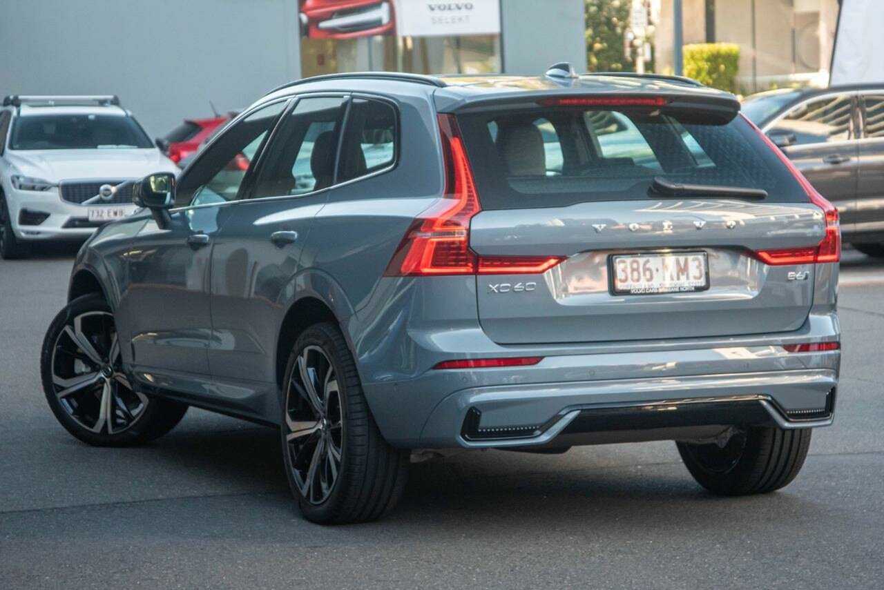 Volvo  XC60 Ultimate, B6 AWD mild hybrid, Petrol, Dark