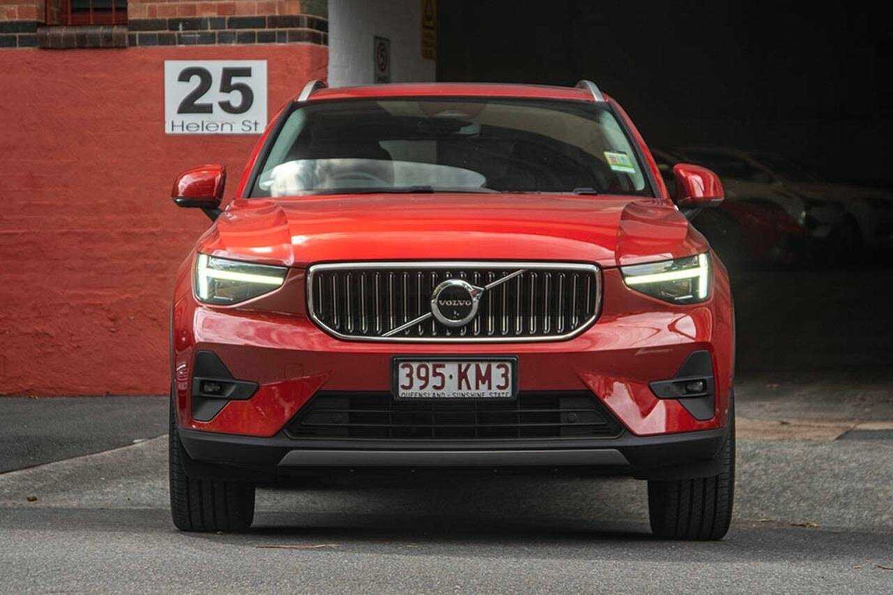 Volvo  XC40 Ultimate, B4 AWD Mild hybrid, Petrol, Bright