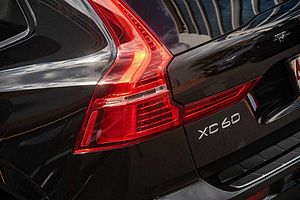 Volvo  XC60 Ultimate, B6 Mild Hybrid, Petrol, Dark