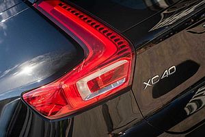 Volvo  XC40 Plus, B4 Mild Hybrid, Petrol