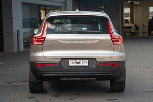 Volvo  XC40 Ultimate, B5 Mild Hybrid, Petrol, Dark