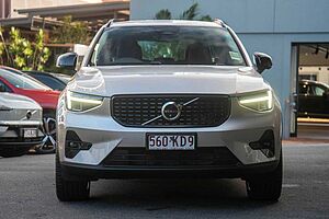 Volvo  XC40 Ultimate, B5 Mild Hybrid, Petrol, Dark