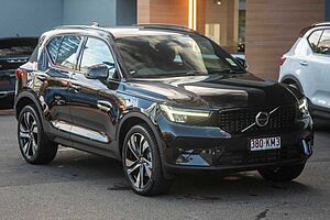 Volvo  XC40 Ultimate, B5 Mild Hybrid, Petrol, Dark